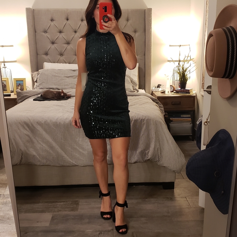 Green velvet sequin mini dress - Picture 8 of 9